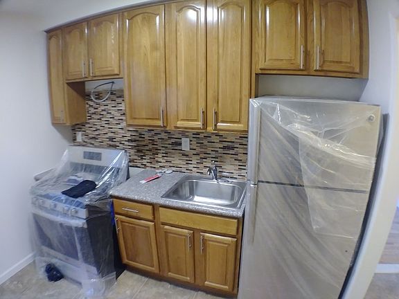 3rd image of 37 Bay 26th St APT C6