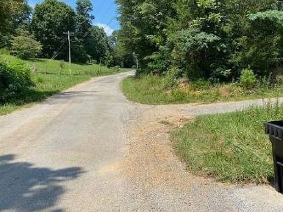 Exterior Neighborhood (street photo)