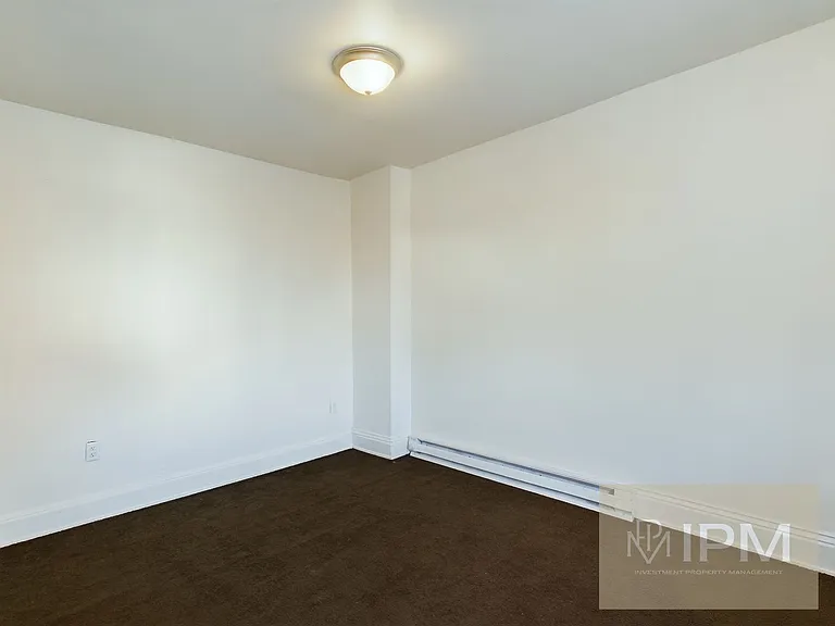 319 N Penn St — Photo 9