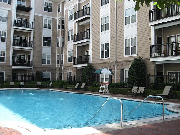 4th image of 502 Hungerford Dr #P97