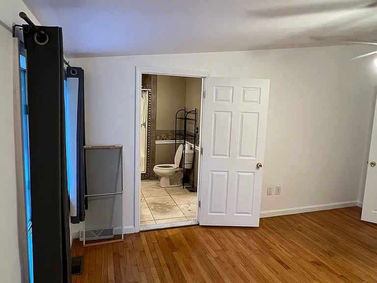2800 Hartford Ave #4 — Photo 18