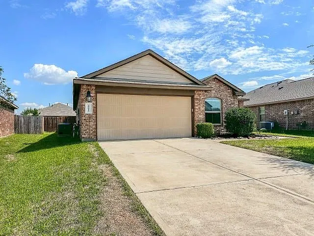 4 bed, 1791 sqft, $2,000 — Photo 2