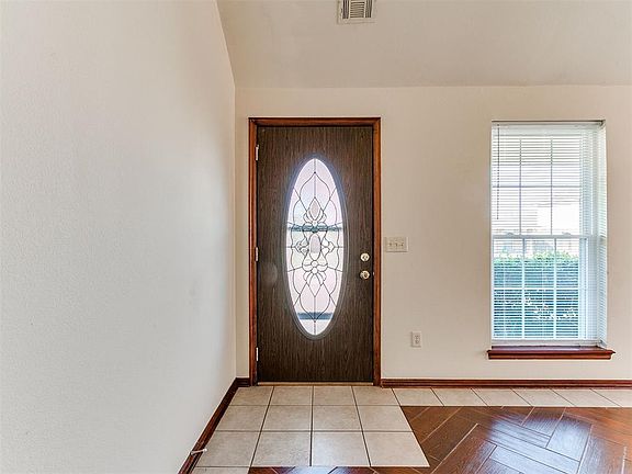 3rd image of 1100 SW 23rd St