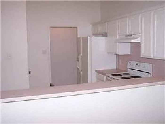 5325 Northridge Blvd — Photo 6