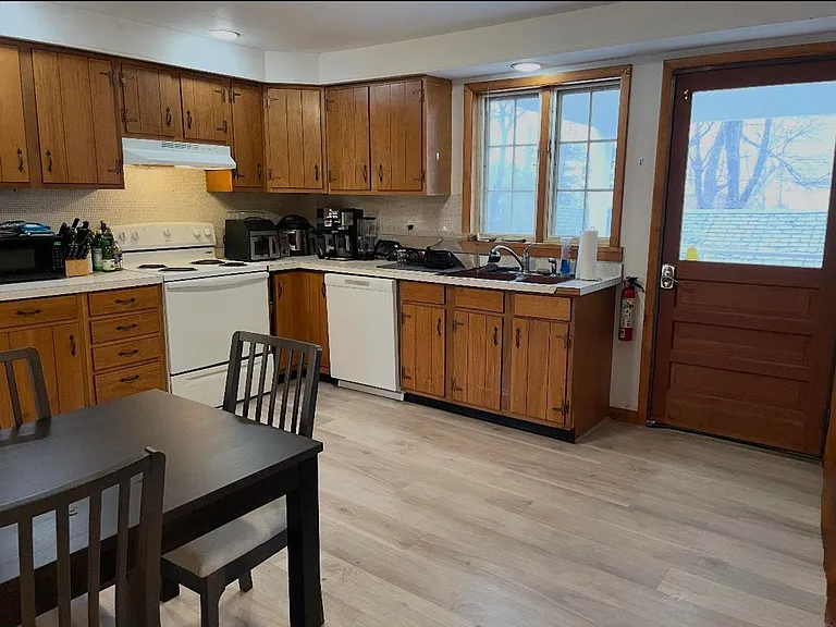203 Maple St — Photo 12
