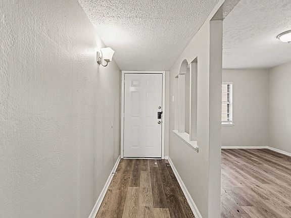 2nd image of 4010 Mayflower Dr