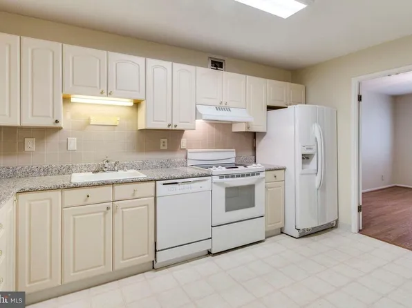 205 Yoakum Py #626, Alexandria, VA 22304