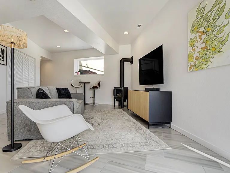 3885 Sierra Vista Rd — Photo 6