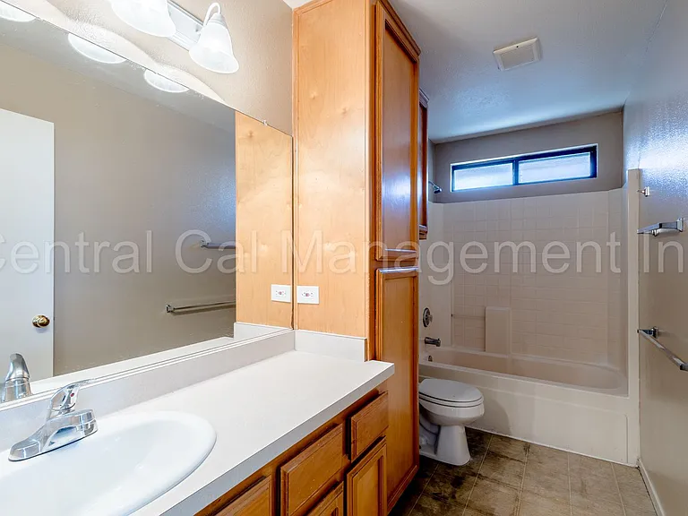 4205 Kilterbury Ln — Photo 9