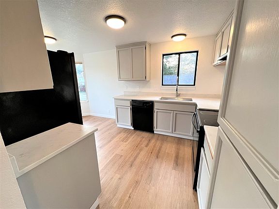 4th image of 14604 Silver Firs Dr