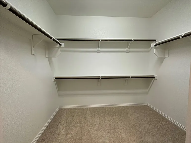 716 Monarch Ln — Photo 5