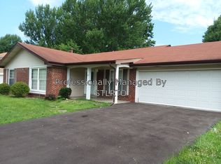 1797 Vista Ridge Ln, Saint Louis, MO
