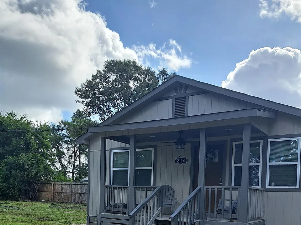 2114 N FM 1486 Rd