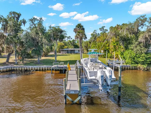 2212 River Pine Dr, Fort Myers, FL 33905