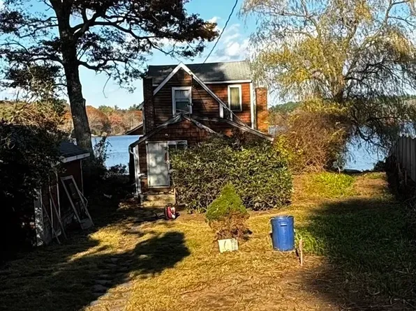 269 Lakeside Rd, Hanson, MA 02341