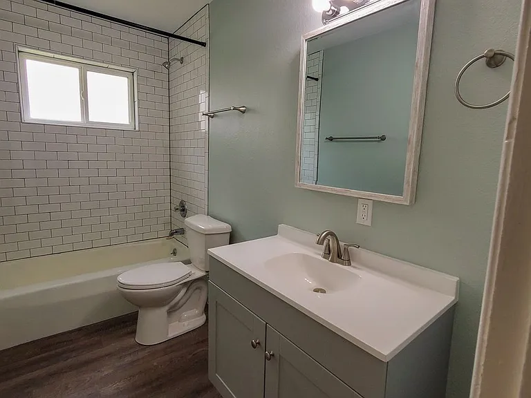 1117 E Parker St — Photo 11