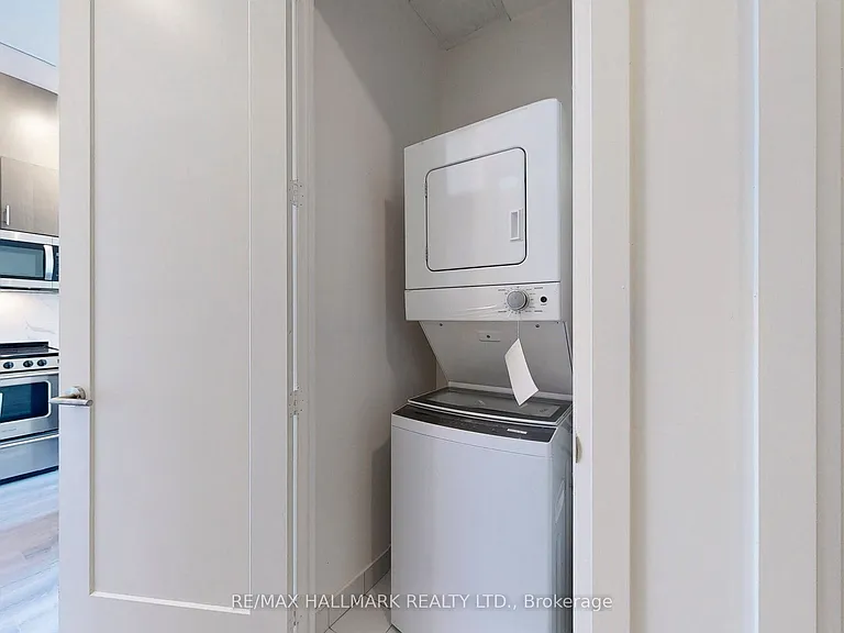 509 Dundas St W #806 — Photo 28