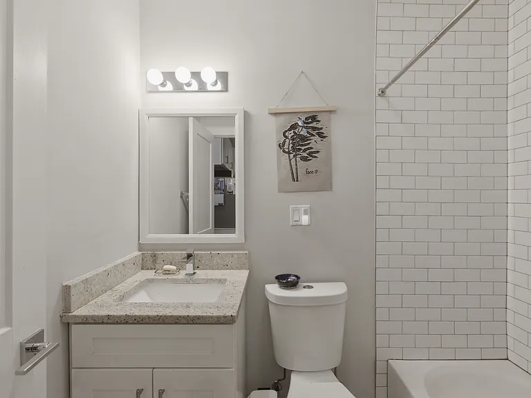 1854 W 18th St #1R — Photo 9