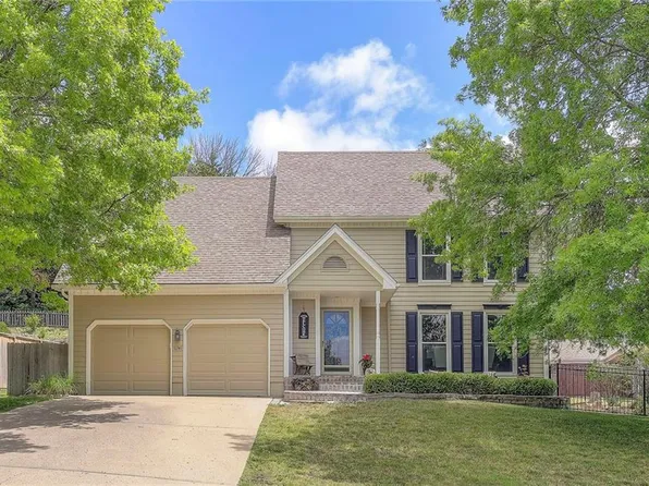 6741 Clairborne Rd, Shawnee, KS 66217