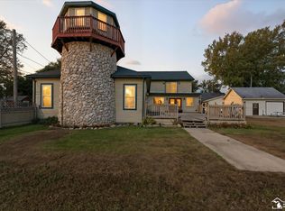 11239 Harold Dr, Luna Pier, MI 48157