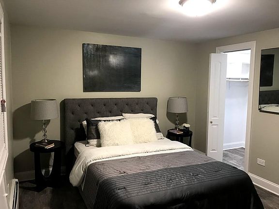 4th image of 3936 N Narragansett Ave APT 3S