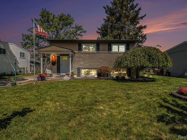 23234 Candace Dr, Rockwood, MI 48173