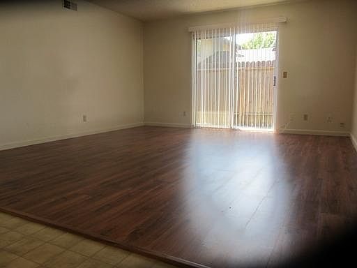3rd image of 6544 Bremen Dr