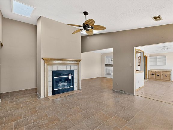 4th image of 6383 Roadrunner Loop NE