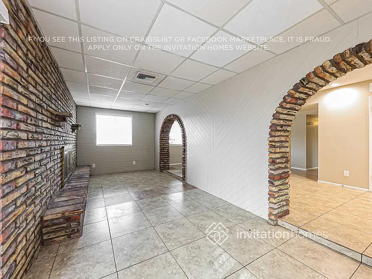 4424 W Caron St — Photo 6