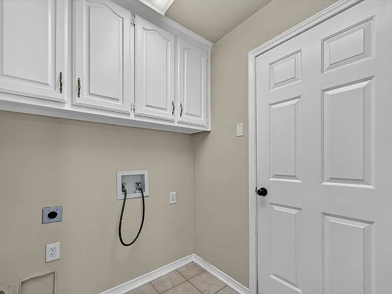 400 Breakers Point Ct — Photo 11