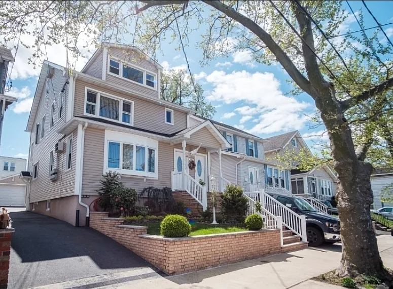 16 Hillside Ave #2