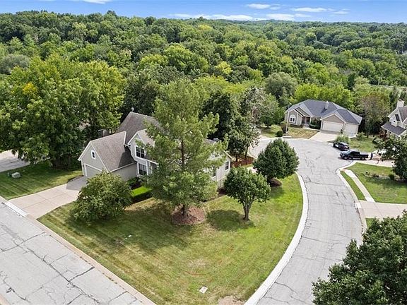 3rd image of 2801 SW Twincreek Ct