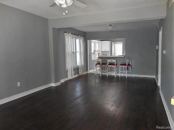 2nd image of 279 Vester St