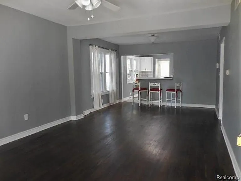 279 Vester St — Photo 2