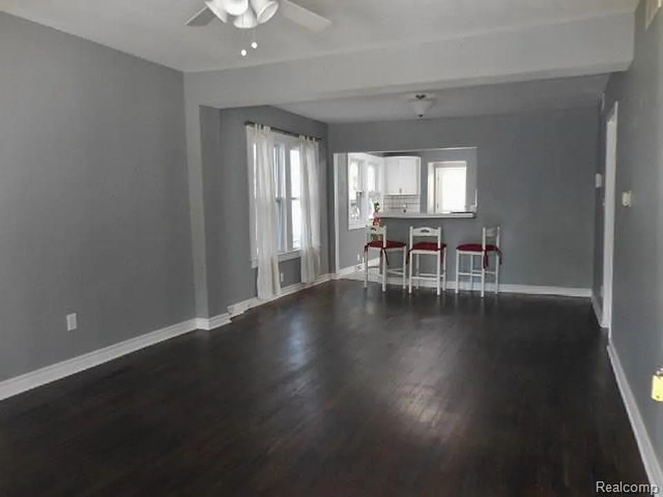 Building Photo - 279 Vester St