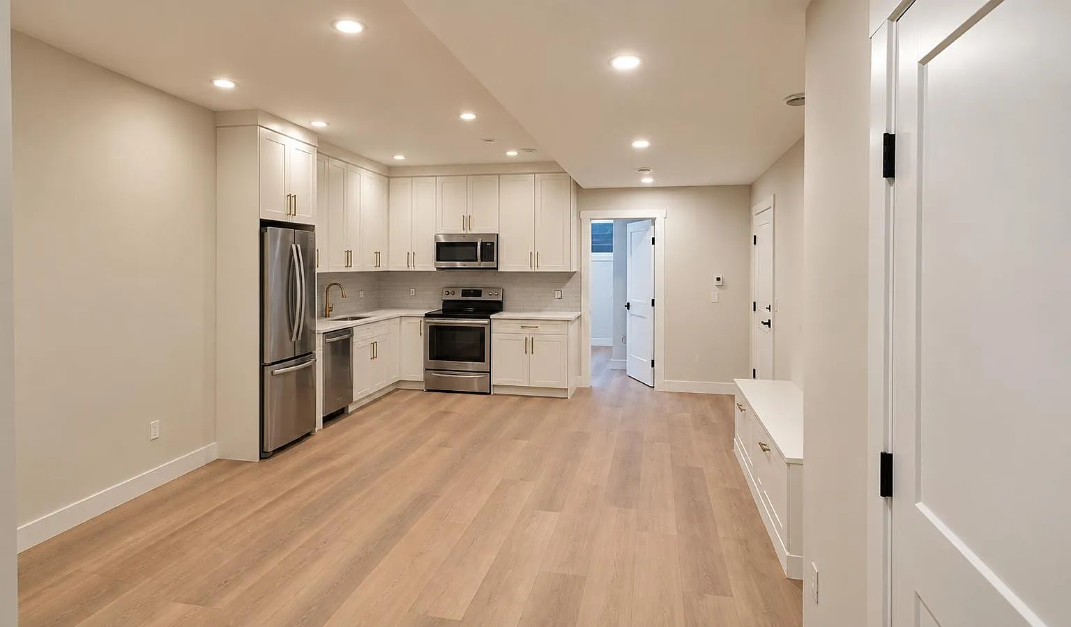 N 31st Ave NE, Calgary — Photo 3