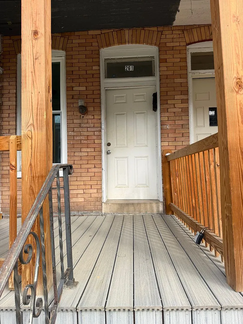 Student Housing -- 6 Bedroom Townhome by York College — Photo 2
