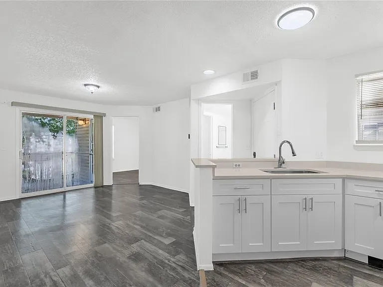 1964 Lake Atriums Cir #170 — Photo 4