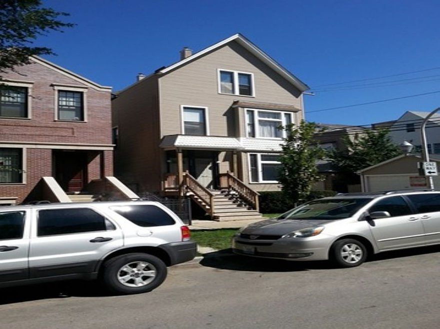 1st image of 1214 W Melrose St APT 3