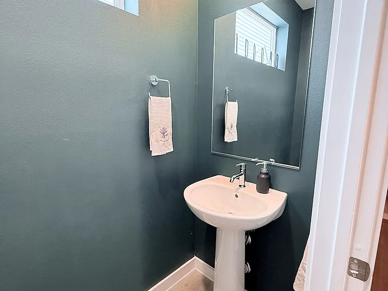 1917 E M Franklin Ave — Photo 3