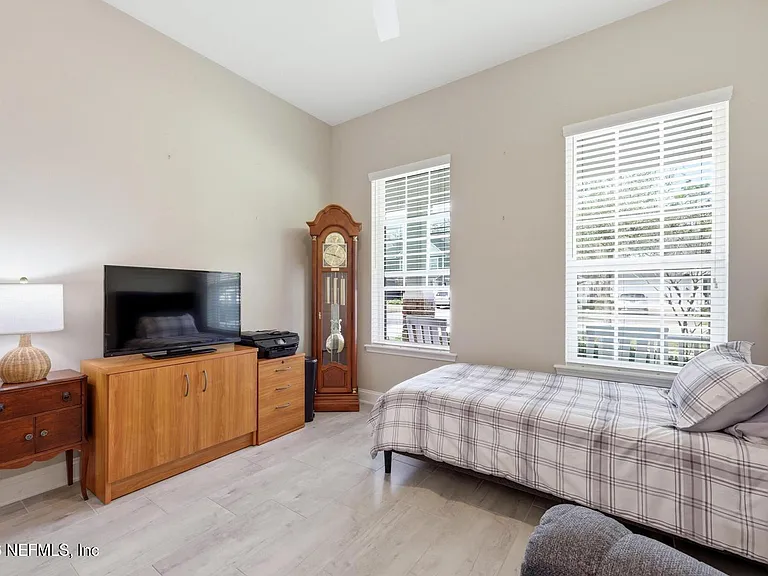 429 Pelican Pointe Rd — Photo 18