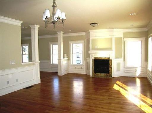 1st image of 109 Waverley St #109