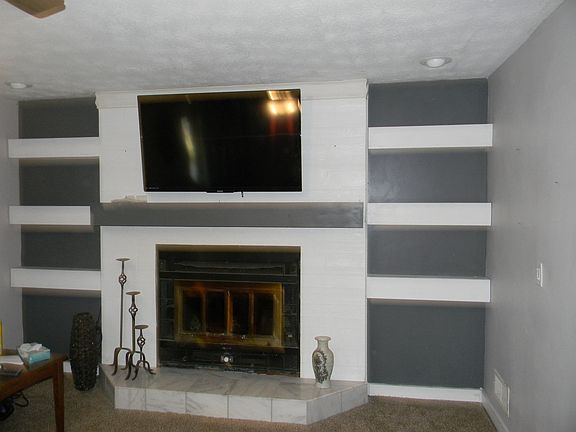 2nd image of 108 W Lowell Ave