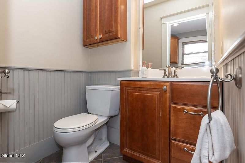 5th image of 12 Clermont Street
