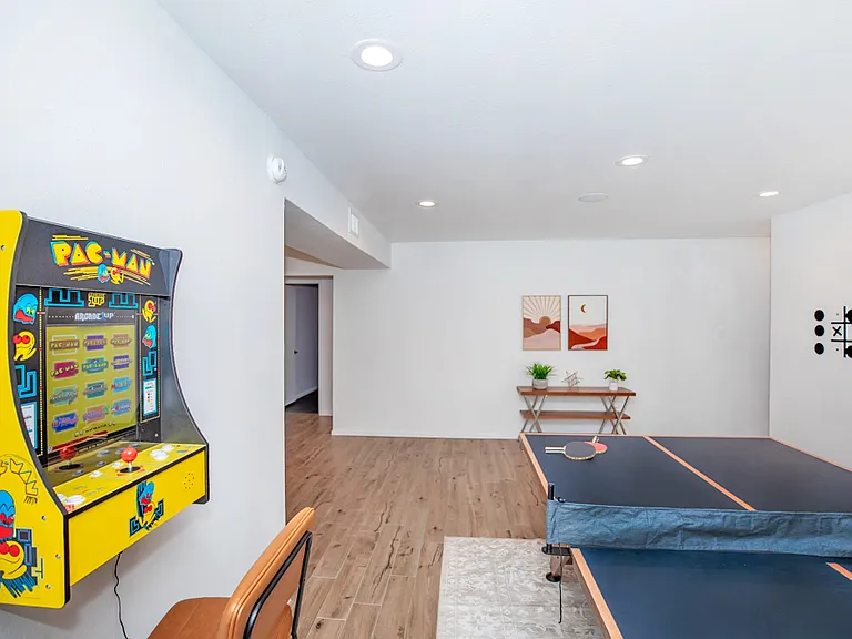 2940 S Arizona Ave — Photo 16