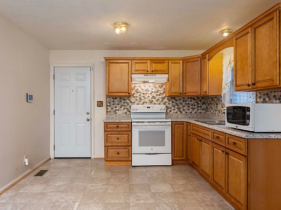 4th image of 7833 Opal Dr