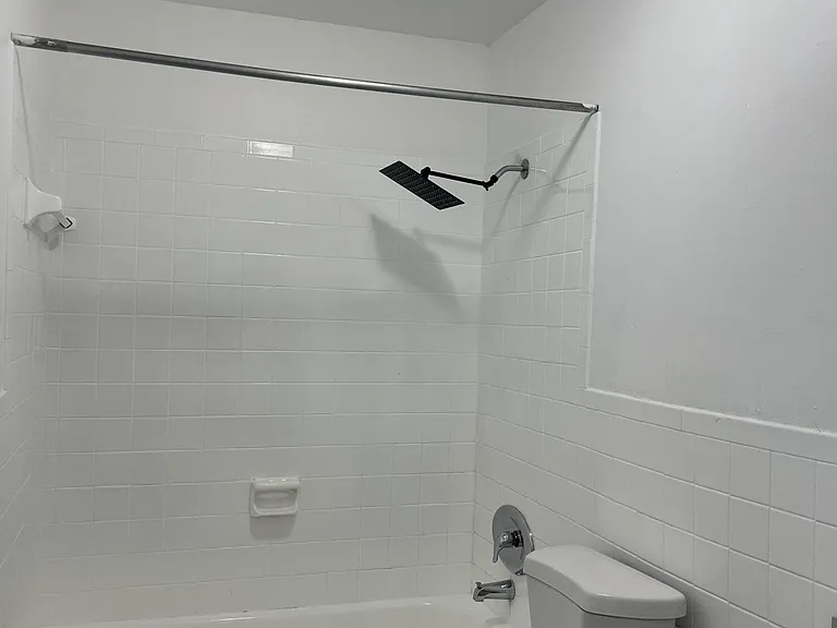 365 NE 125th St #405 — Photo 10