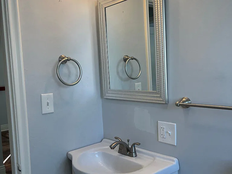 Upstairs full bath