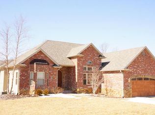 4608 Maple Leaf Dr, Columbia, MO 65201