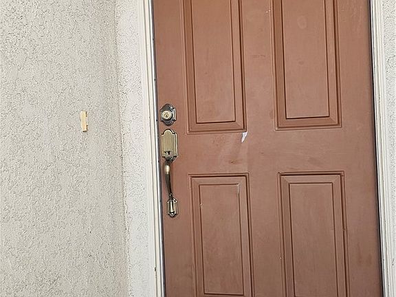 2nd image of 760 Rimpau Ave